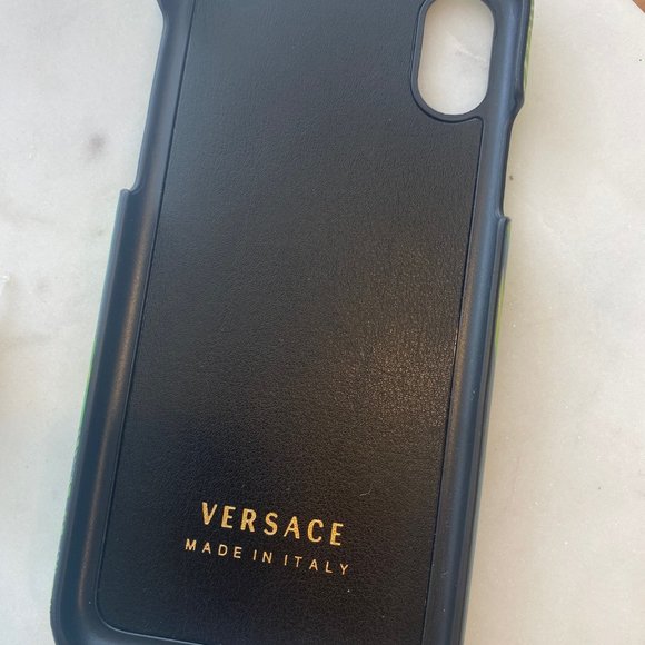New 100% Authentic VERSACE Phone Cases for iPhone X and iPhone XS - Picture 3 of 5